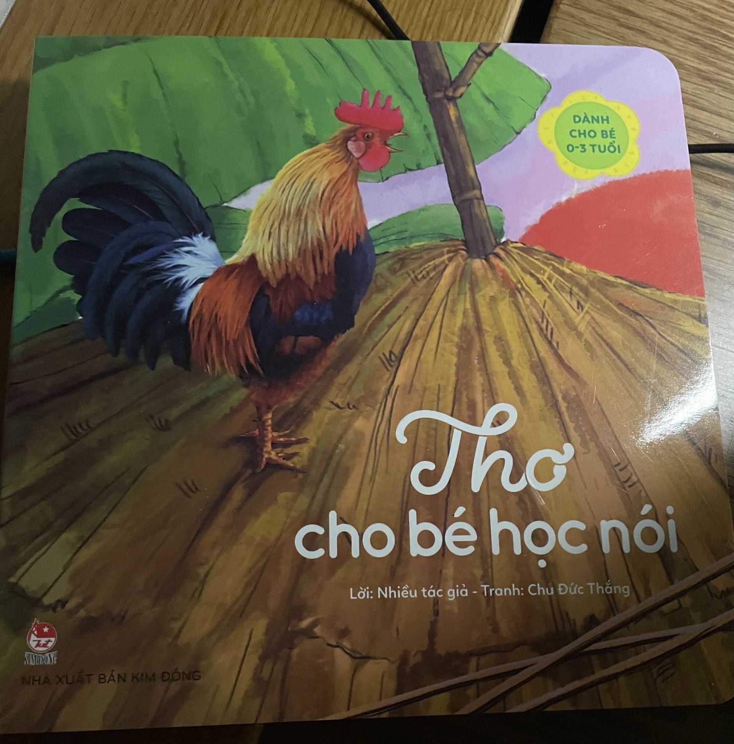 Trang sách dày phù hợp với trẻ nhỏ nhưng ít bài thơ và các bài thơ chưa hay