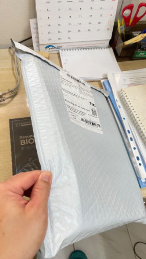 Đóng gói cẩn thận, giao hàng nhanh. Chất lượng in đẹp, nội dung dễ hiểu