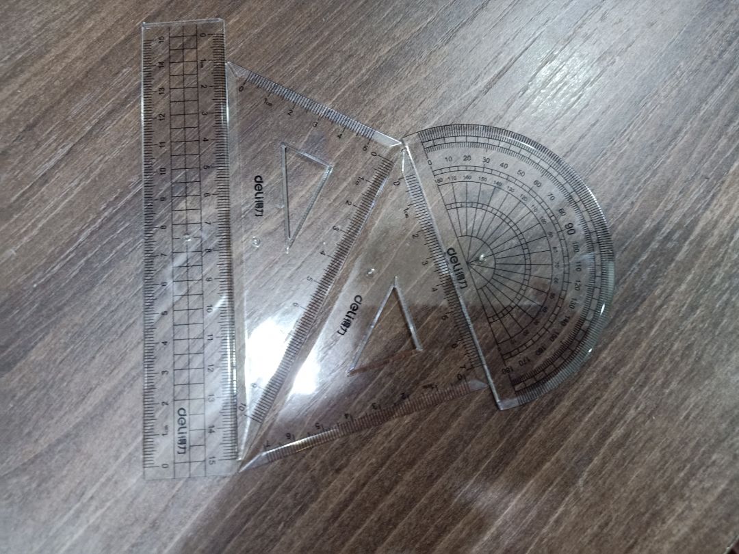 4 món mà chỉ 12000 đồng, quá rẻ. Nhưng chất lượng thì không thể chê vào đâu được. Mình đã mua hẳn 5 bộ cho con mình dùng dần đó. 4 món mà chỉ 12000 đồng, quá rẻ. Nhưng chất lượng thì không thể chê vào đâu được. Mình đã mua hẳn 5 bộ cho con mình dùng dần đó.