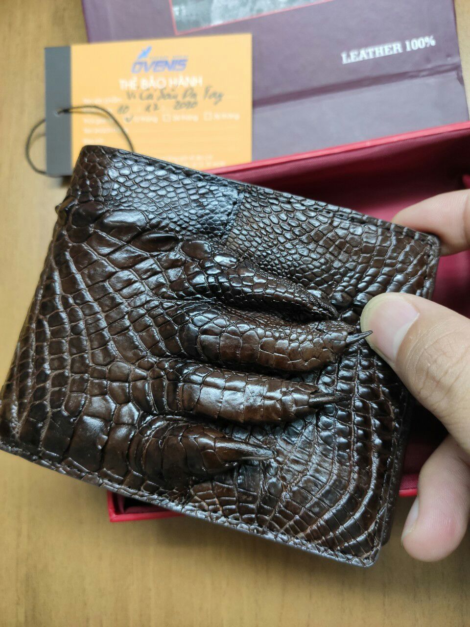 Rất chỉnh chu. Xứng đáng đồng tiền bát gạo. Quan trọng hàng cá sấu nên rất hài lòng