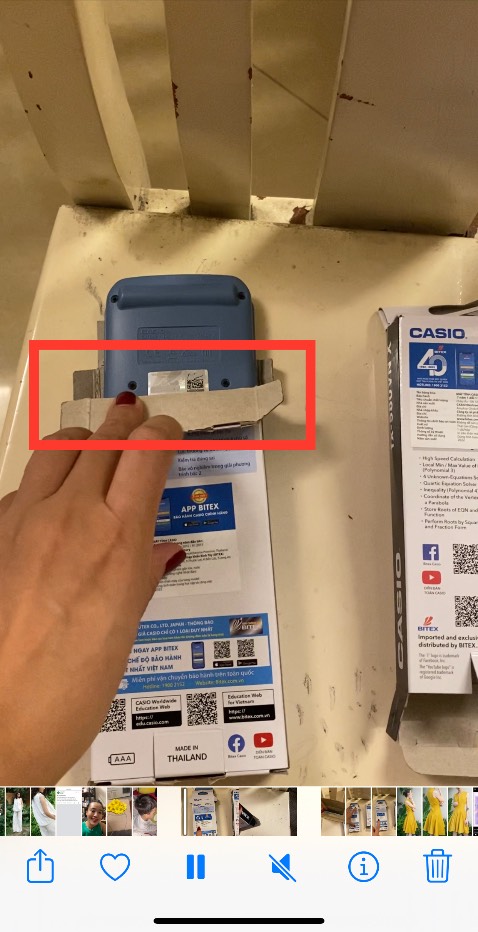 Sản phẩm đã qua sử dụng! 
Đây là chiếc thứ 4 tôi mua, và sản phẩm này gây thất vọng cả về người bán và về phía Tiki, cụ thể: 
- Tem trên máy trầy xước
- Vỏ hộp cũ mèm (để so sánh tôi đã mua thêm 1 sản phẩm khác để so sánh thì vỏ hộp và sản phẩm mua sau khác hoàn toàn, mới hơn, có video so sánh)

Tôi đang đợi phía TiKi phản hồi v/v tại sao có sản phẩm đã qua sử dụng bán cho khách. Ngày phản hồi 14/4/2023