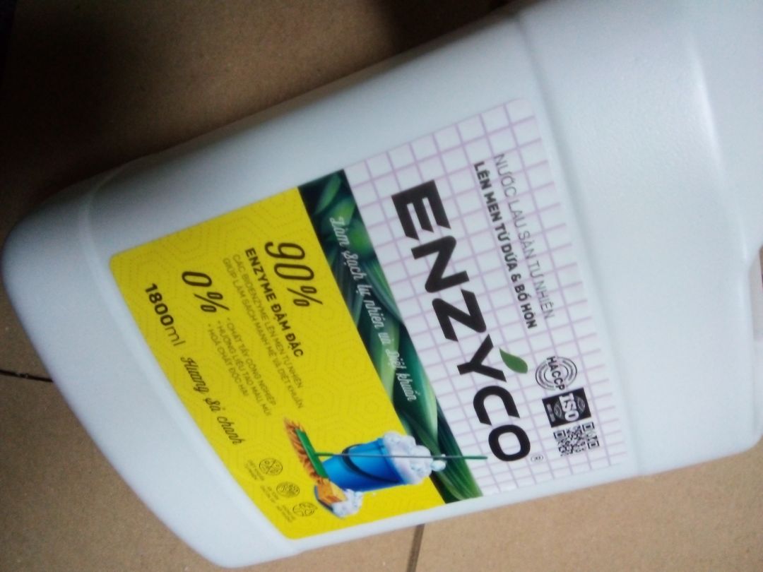 nước lau sàn mùi thơm sả chanh mùi cực thư dãn, mà còn đỡ muỗi hẳn