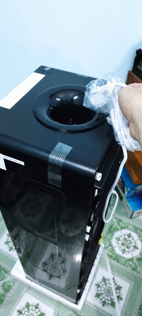 Thấy hơi ồn, không rõ là do nhà mình yên tĩnh hay do cây nước ồn nữa. Thấy cây nước Aqua ở cty có vẻ đỡ ồn hơn cây Toshiba này luôn.