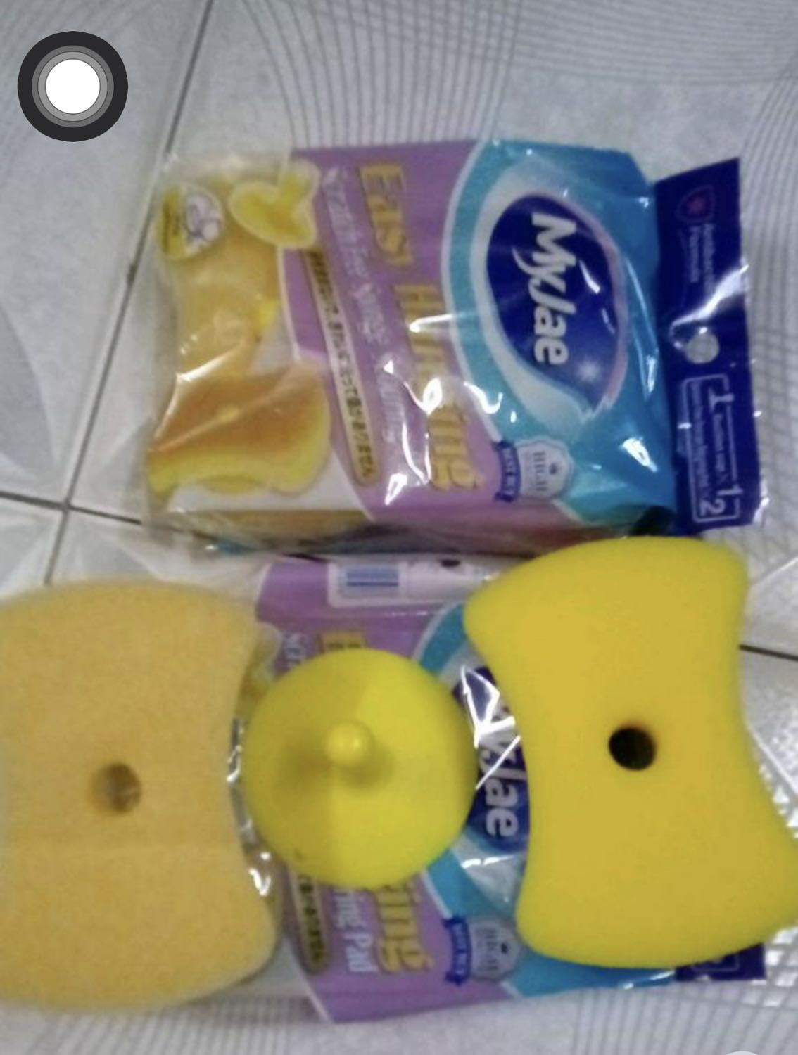 Đóng gói cẩn thận
Mình rất hay mua miếng rửa bát của hãng, dùng rất bền. Có thêm miếng gắn dán vào tường rất hay