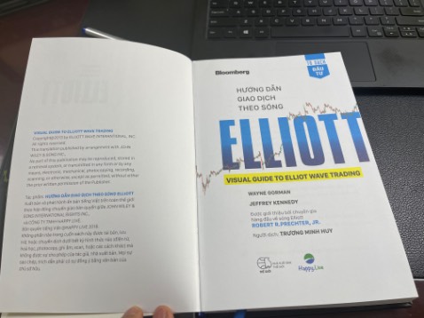 Sản phẩm như sách in lậu, ko tem mác, đóng gói kém bị móp hết góc