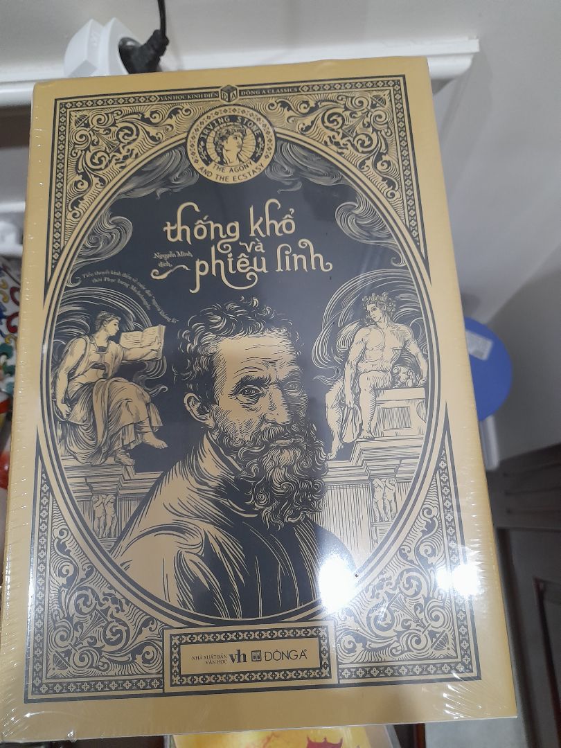 Đã nhận được hàng nguyên vẹn. Sách bìa cứng, còn màng bọc ngoài. Giao hàng nhanh chóng, chỉ có 2 ngày kể từ khi đặt đến khi nhận được hàng. Cảm ơn tiki.