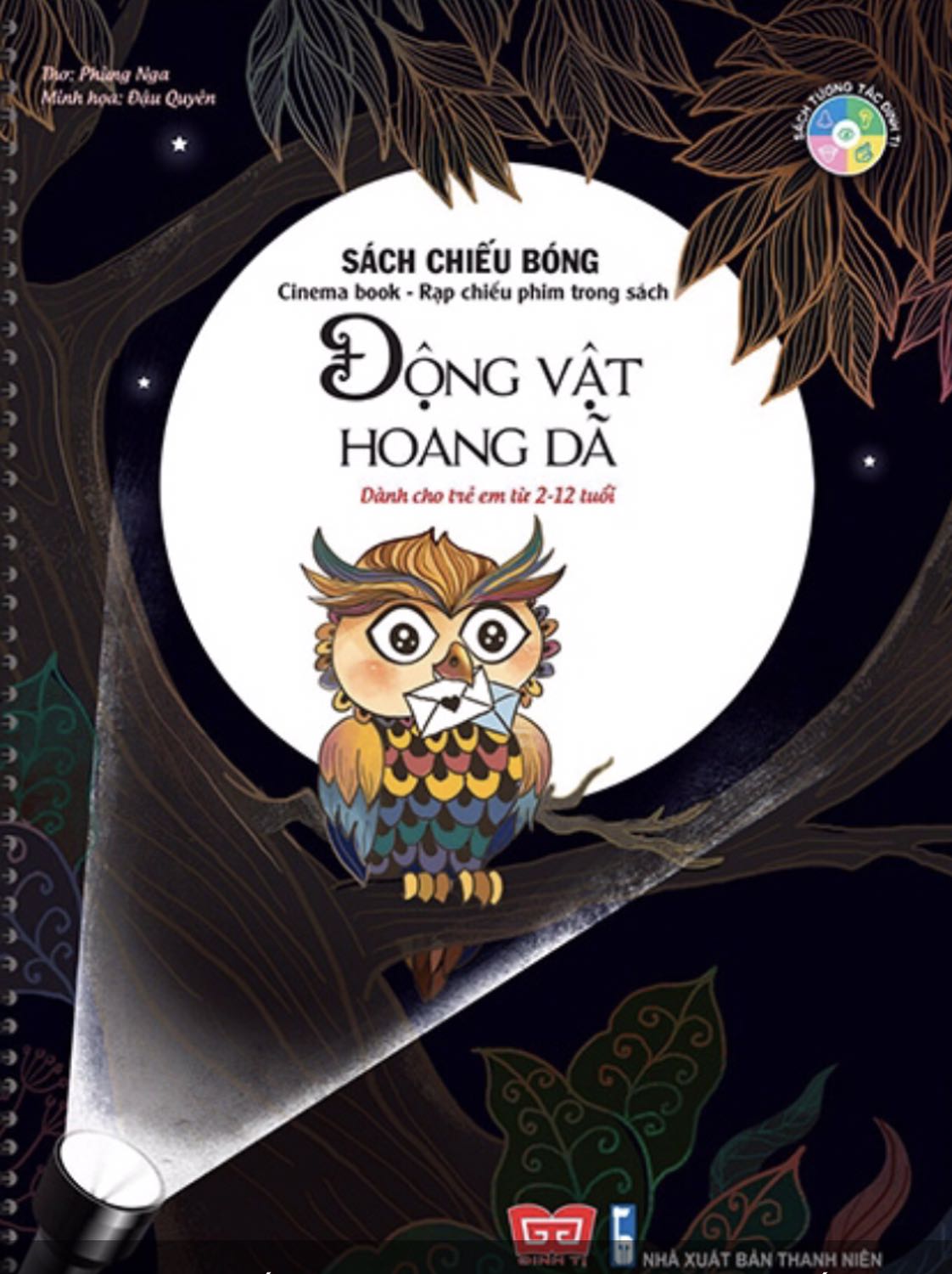 Sách dày dặn, chắc chắn hơn những gì mình nghĩ. Mình dùng đèn pin điện thoại để chiếu lên tường, không phải quá nét nhưng vẫn xem được rất rõ ràng. Cháu mình rất thích, còn kêu là sách này đọc lúc tắt điện ^^
Giao hàng của Tiki thì chẳng còn j để chê nữa, siêu nhanh luôn