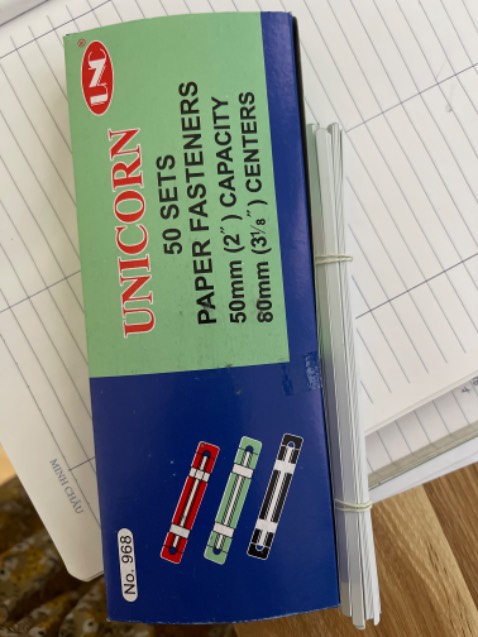 Nhựa giòn và hơi mỏng, giá tốt