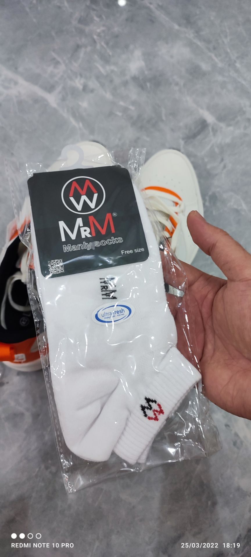 🔰🔰🔰 Nhà bán xử lý đơn hàng cực nhanh, bán hàng nhiệt tình. Sản phẩm chất lượng cao, vớ mang êm chân, không nóng, đẹp, trất. Với giá này thì quá rẻ, cảm ơn nhà bán, cảm ơn Tiki. Mọi người nên mua ngay nhé. 👍