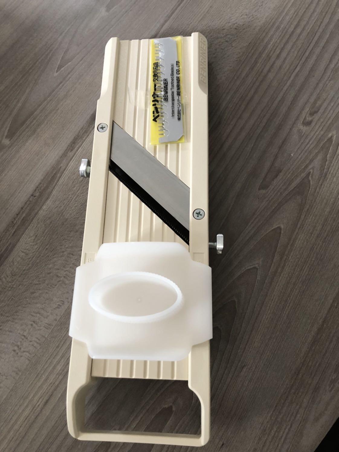 Hàng đúng mô tả.Nhưng chưa sài k biết thế nào,mong với giá tiền này sẽ sài ổn