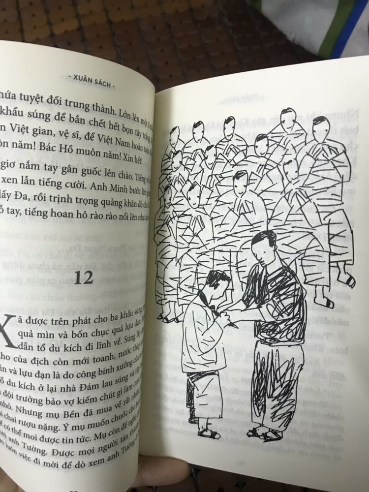 Kim Đồng tái bản mấy cuốn sách rất hay và ý nghĩa.  Chất lượng nên mua nhé.
Nội dung hay, mang tính lịch sử và văn hoá . Giao hàng khá nhanh, mua lúc giảm giá nên hài lòng .