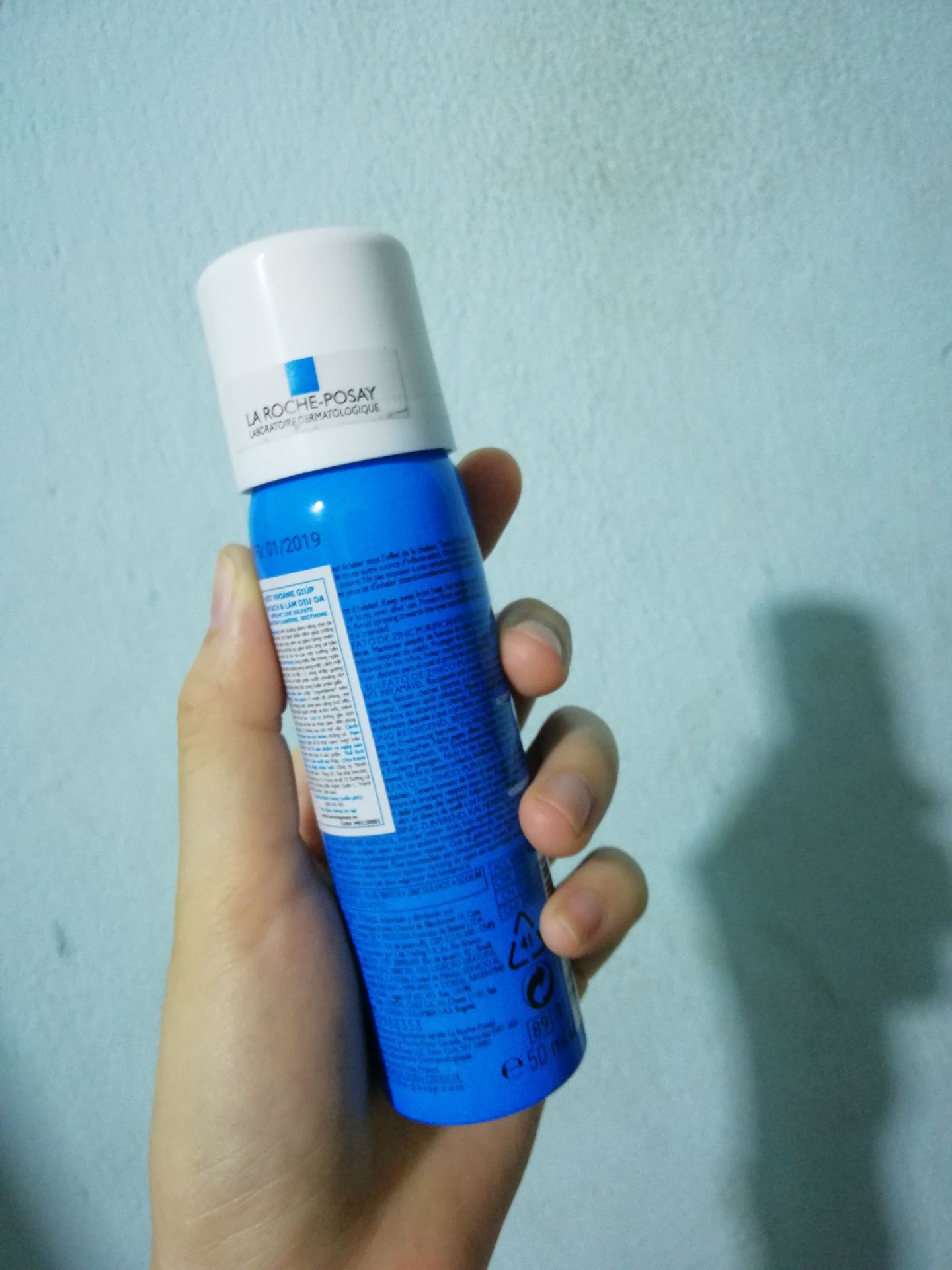 sp khá oki. dùng thích lắm.lúc đầu cũng đắng đo mãi mới dám mua vì đọc cmt ko khả quan lắm, bấm bụng mua thì may mắn là hàng ko bị bong tróc hay cận date.
 hơi bé nên nhanh hết.
mình sẽ mua tiếp e bự về xài ?