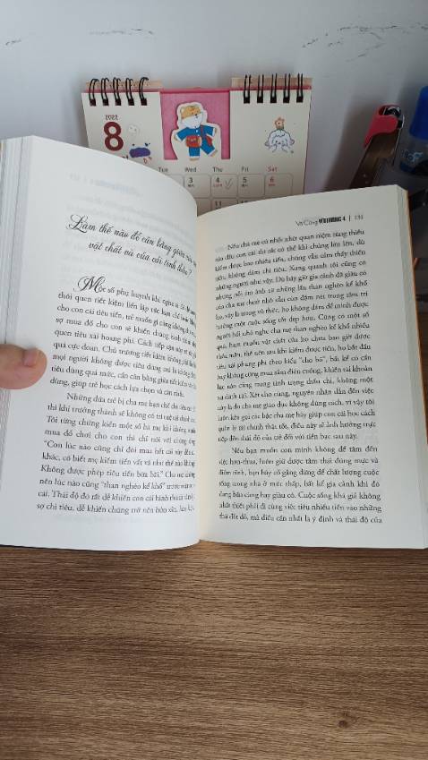Mình đã mua xem phần 1 phần 2 và phần 3 của Vô Cùng Tàn Nhẫn Vô Cùng Yêu Thương rồi,rất hay nên khi có cuốn phần 4 mìmh mua luôn ko hề đắn đo.Rất đáng mua xem cho những bậc làm cha mẹ có những đứa con nhỏ vì quá trình nuôi dạy con trưởng thành đã ko phải 1 điều dễ dàng huống hồ còn dạy con thành công ngoài xã hội như hiện nay.