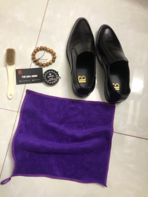 Mẫu mã đẹp, chắc chắn, êm chân, đúng size luôn