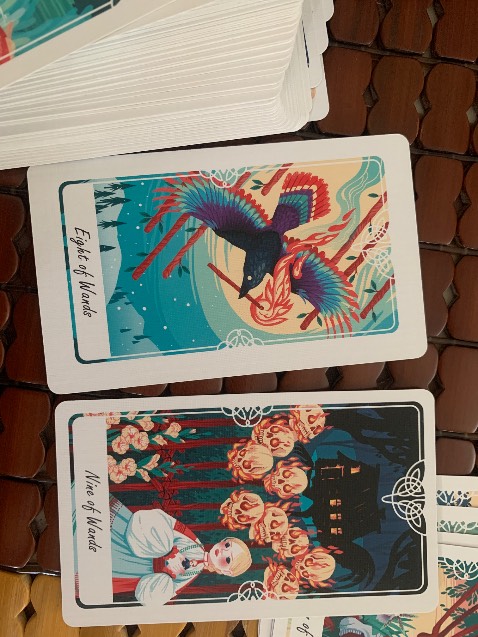 Hộp đẹp giấy đẹp nhưng cái quan trọng nhất là hình thì in tấm nào khung cũng lệch, trái nhỏ phải to, rồi còn lòi ra 1 tấm in sai tỉ lệ nên cái khung bự chảng, mua sưu tầm mà mua về nhìn khó chịu cực kỳ