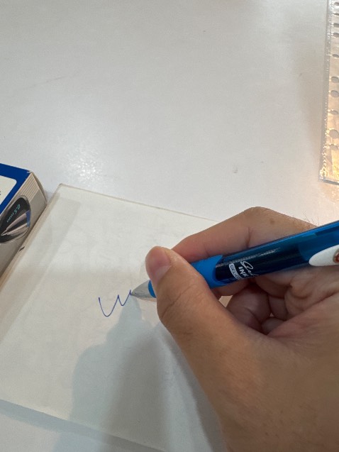 Bút viết êm, giá rẻ, hàng ship nhanh