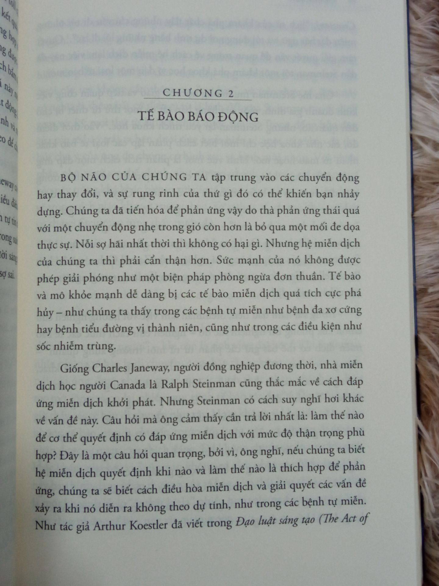 Cuốn sách đưa ra nhiều dẫn chứng cho việc "hệ miễn dịch đóng một vai trò cực kỳ quan trọng trong việc chăm sóc và bảo vệ sức khoẻ"
Sách hơi khó đọc, nhưng hay. Tìm hiểu thêm về hệ miễn dịch để giúp cơ thể khoẻ và phòng chống bệnh tật tốt hơn