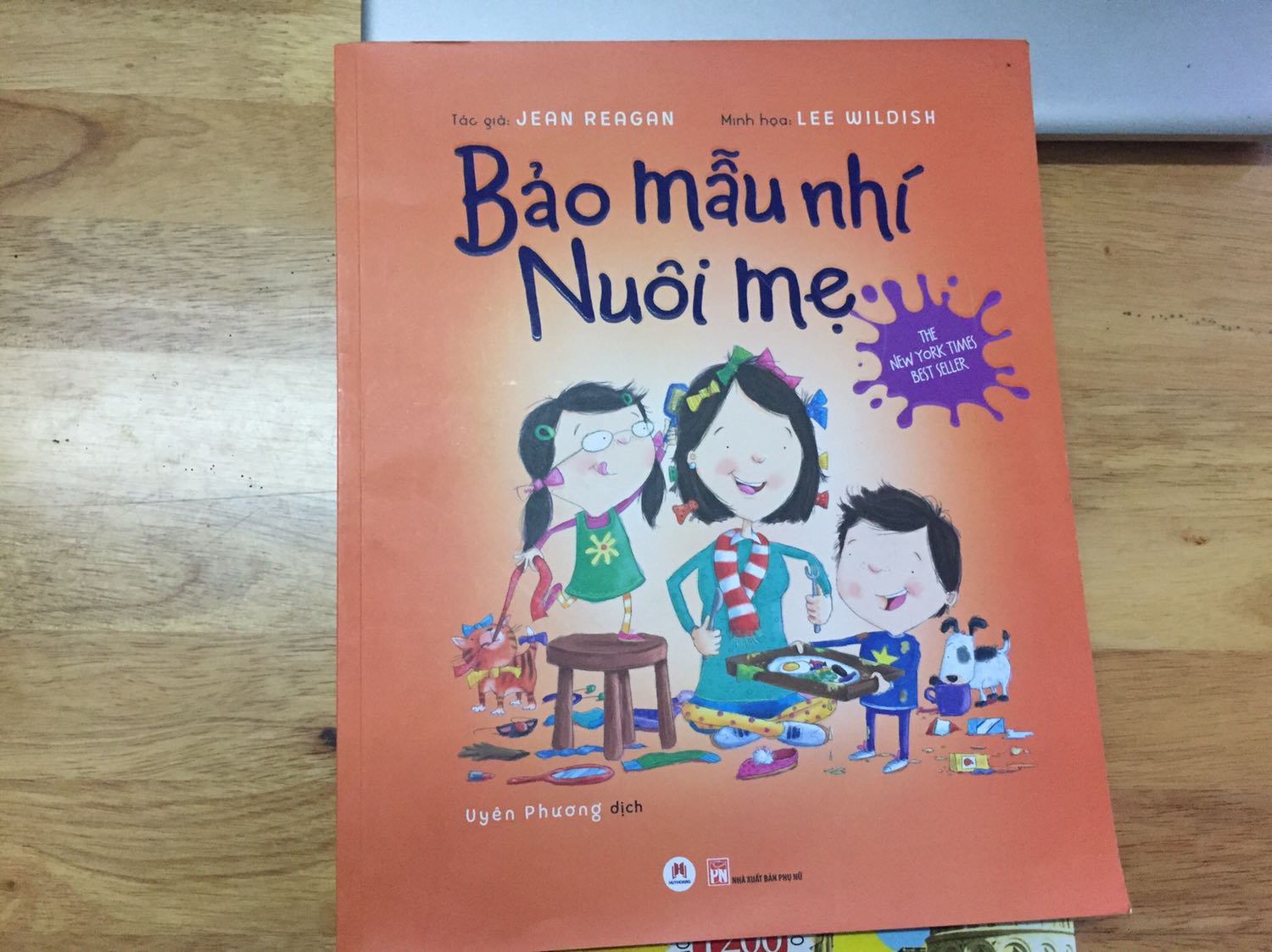 Sách hơi cũ nhưng vẫn còn khá ok.Mình thấy giá km hợp lý nên mua về cho các con xem tranh với kể những câu chuyện thú vị tự nghĩ ra cùng các xon từ những bức tranh .