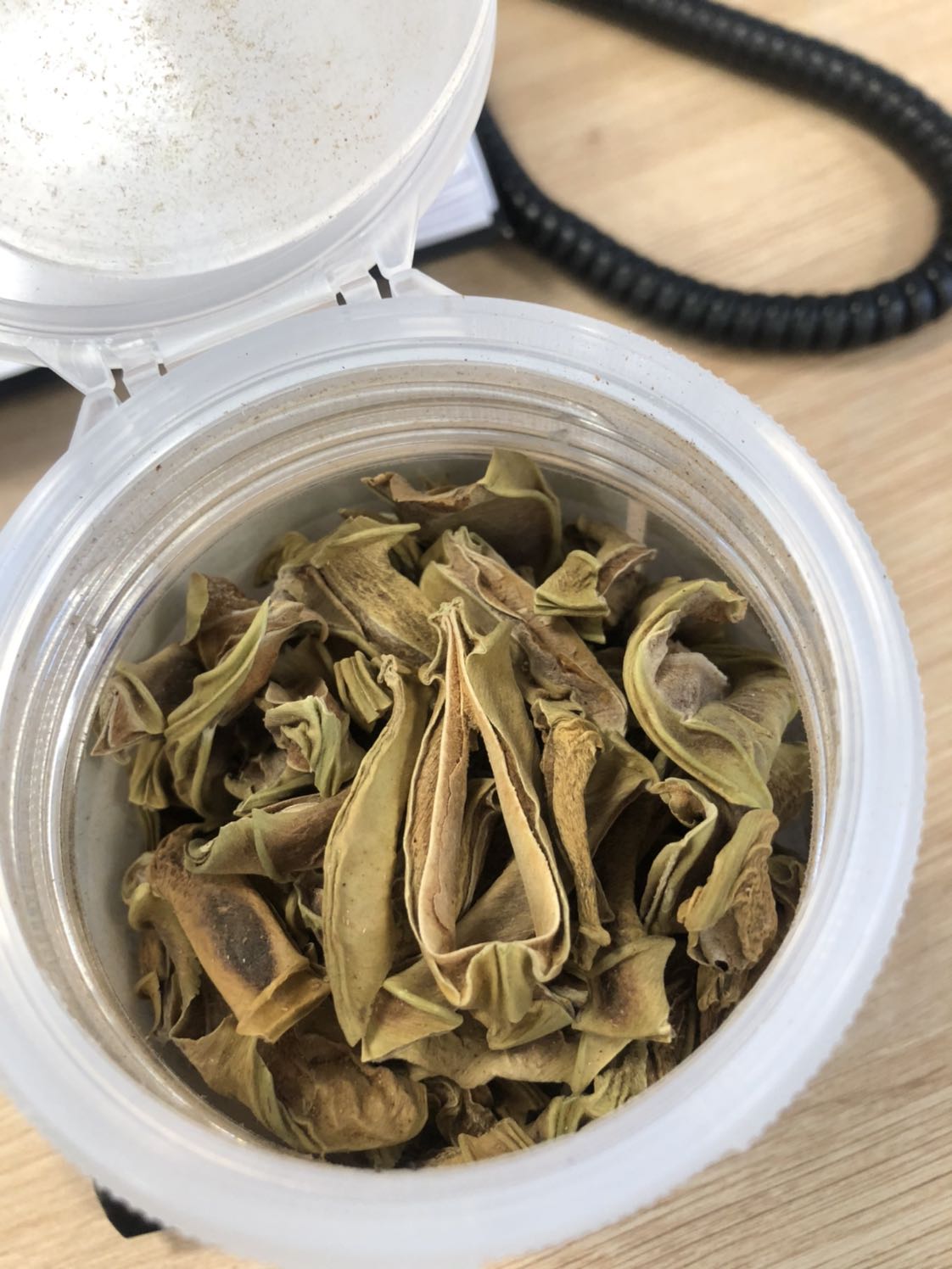 Shop giao hàng nhanh, đóng gói kĩ, vị trà dễ uống, uống nóng thì ngon hơn, cảm thấy rất thích luôn.