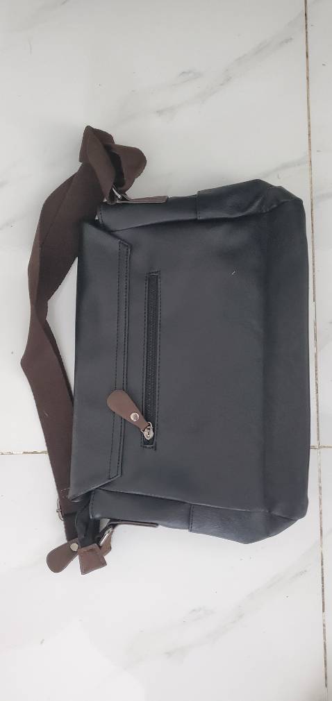 Thiết kế đẹp, chất liệu da mềm, nhiều ngăn tiện ích, túi chắc chắn khóa kéo hoàn thiện đẹp