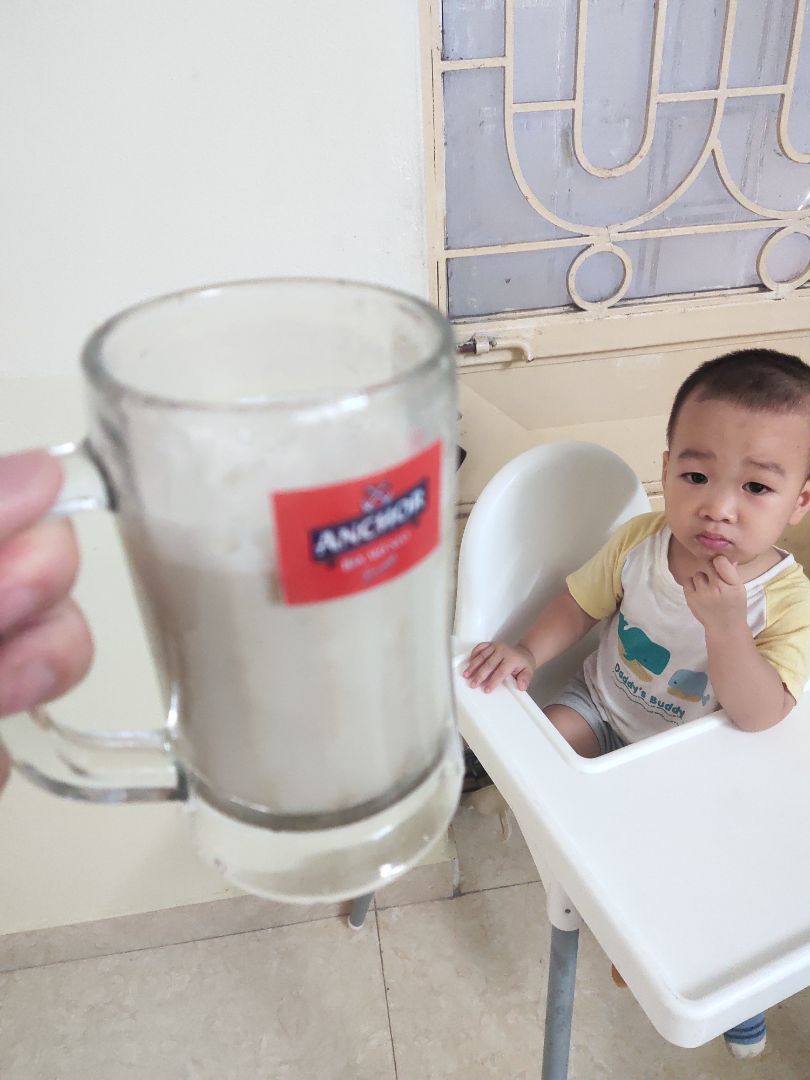 đậu đen hoà sữa uống cực ngon. bà xã mình rất thik món này