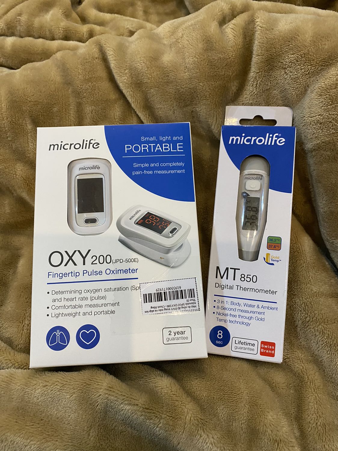 Sản phẩm đo khá chính xác, có sự so sánh nhẹ với applewatch thấy khá khớp về chỉ số nhịp tim!
Nói chung là 1 sản phẩm tốt và nên có trong thời điểm dịch bệnh đang bùng phát như hiện nay!