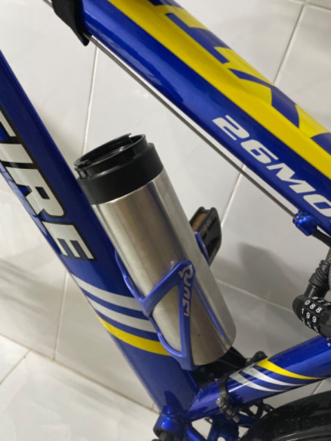 Có kèm theo cây lục giác để bắt vít luôn, để dc bình giữ nhiệt loại thon 500ml