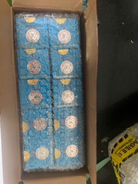 Giao hàng thân thiện, vui vẻ. Hàng bọc cẩn thận. Bé rất thích. Ủng hộ dài dài. Mãi yêu.