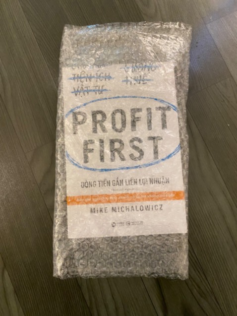 Mưa gió mà Tiki vẫn chuyển, đóng gói cẩn thận, rất ưng luôn.