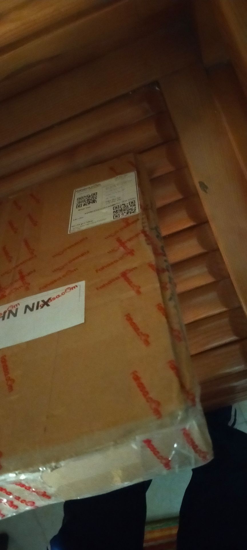 đóng  gói siêu chắc chắn , giáo nhanh trước dự kiến 3 ngày , sách mới , đẹp , săn được sale nên được giá siêu tốt