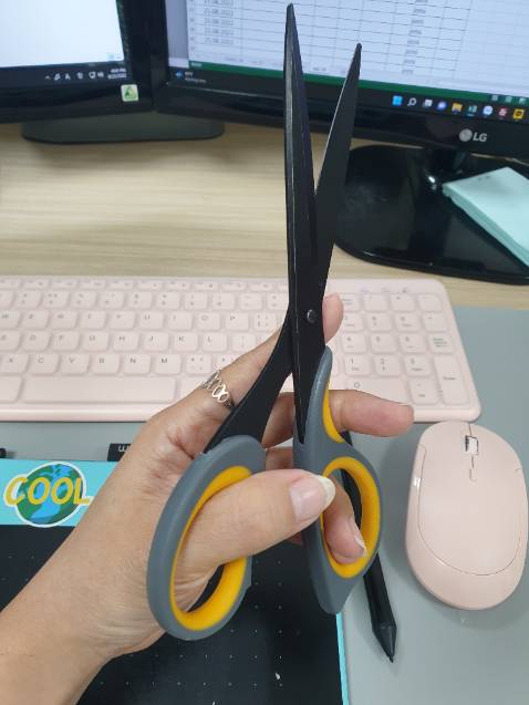 cắt bén, hình thức tạm. cầm dễ chịu.