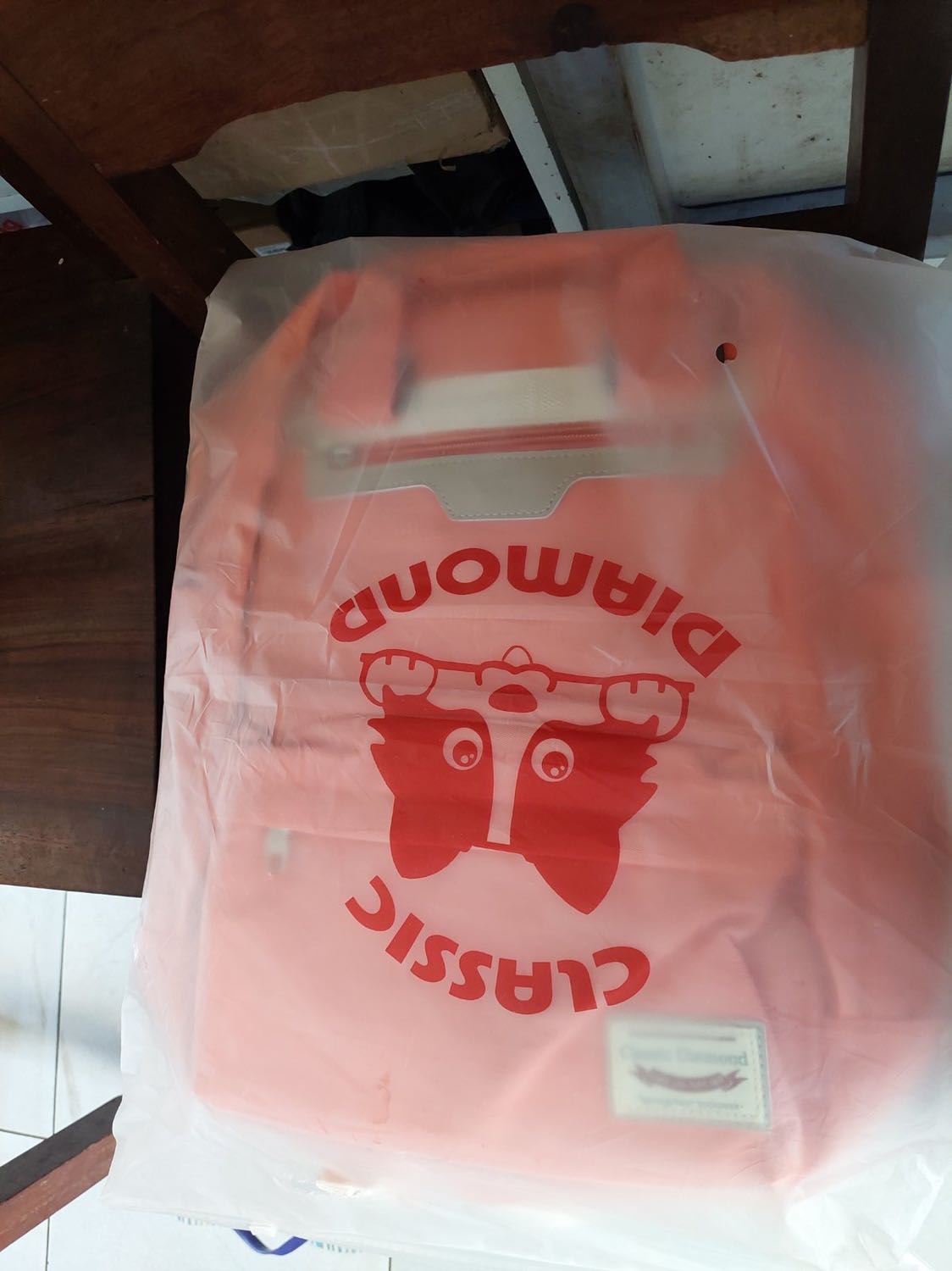 Tôi mua màu xanh nhưng lại giao màu hồng, nhờ shop đổi lại đúng màu đã đặt