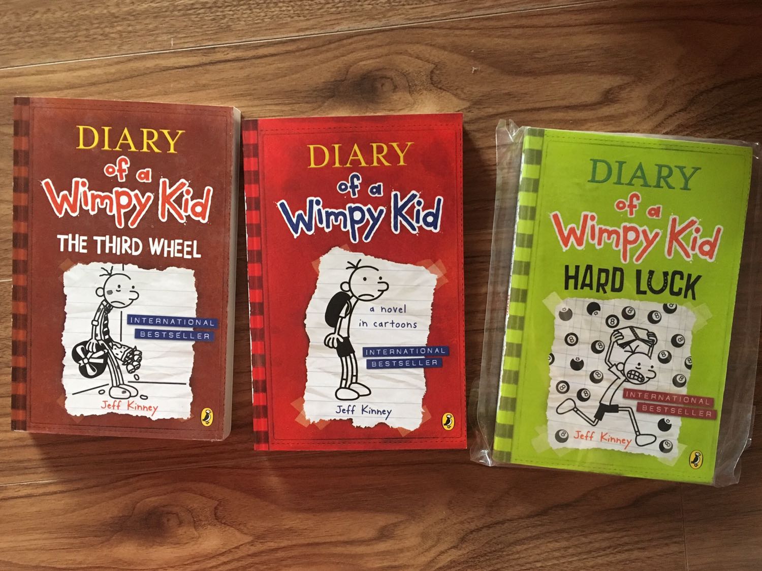 Dịch dã thế này mà Tiki giao hàng siêu nhanh. Đặt nửa đêm, sáng có luôn. Giảm giá, mình mua dần để tích cả bộ cho con đọc. Sách Tiki chưa bao giờ làm mình thất vọng.