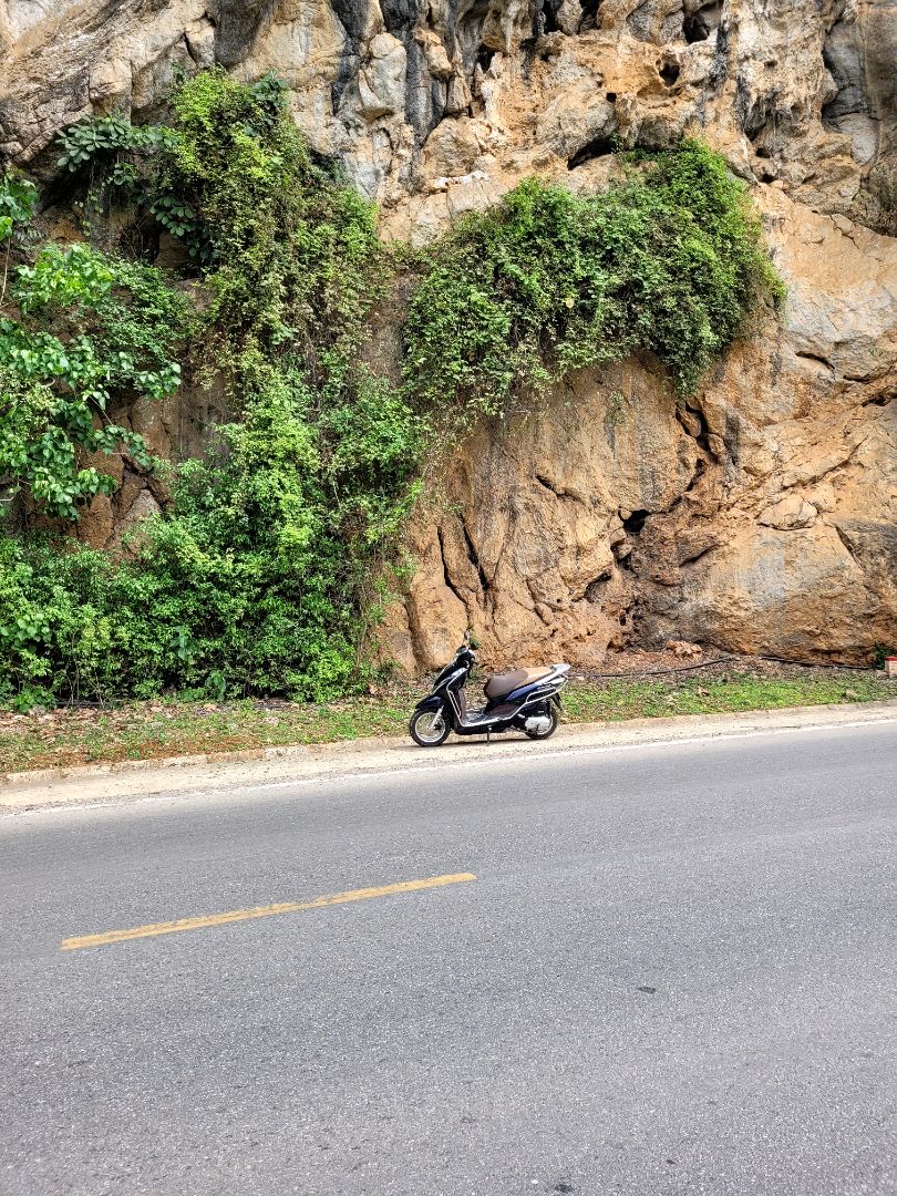 Tiki giao đúng hạn. Chuột nhạy và đẹp ạ.