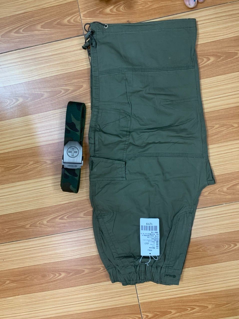 chất vải mềm mịn, mặc rất thoải mái, giá cả hợp lý shop giao hàng nhanh chất vải mềm mịn, mặc rất thoải mái, giá cả hợp lý shop giao hàng nhanh