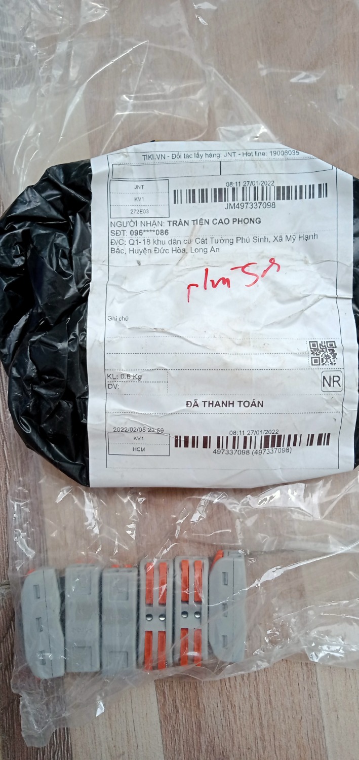 Đơn hàng của tôi mã số 497337098 mua 6 bộ Cút nối dây điện nhanh 2 đầu 4 cổng KV774-4P2 (mỗi bộ 10 cái như trong quảng cáo). Như vậy tất cả tổng cộng 6 bộ x 10 cái là 60 cái chớ không phải là mua 6 cái. Đằng này chỉ gửi có 6 cái. Tổng số tiền tôi đã trả là 420.000VNĐ (70.000VNĐ/bộ như trong quảng cáo). Đề nghị gửi lại cho đủ số lượng.