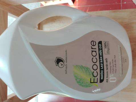 Mở ra thấy mùi sả chanh thơm mát dễ chịu. Dung dịch sánh chứ không loãng như cũ nên lưu hương lâu hơn. Lau xong thấy đỡ được kiến, muỗi hẳn Mở ra thấy mùi sả chanh thơm mát dễ chịu. Dung dịch sánh chứ không loãng như cũ nên lưu hương lâu hơn. Lau xong thấy đỡ được kiến, muỗi hẳn