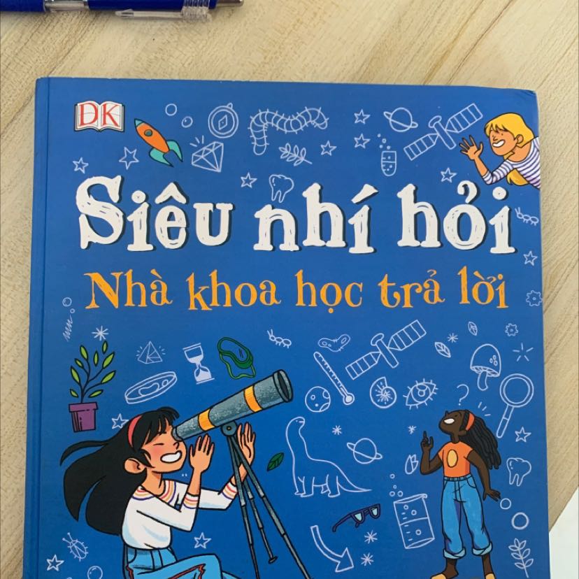 Màu sắc đẹp mắt. Bố cục sách hay.