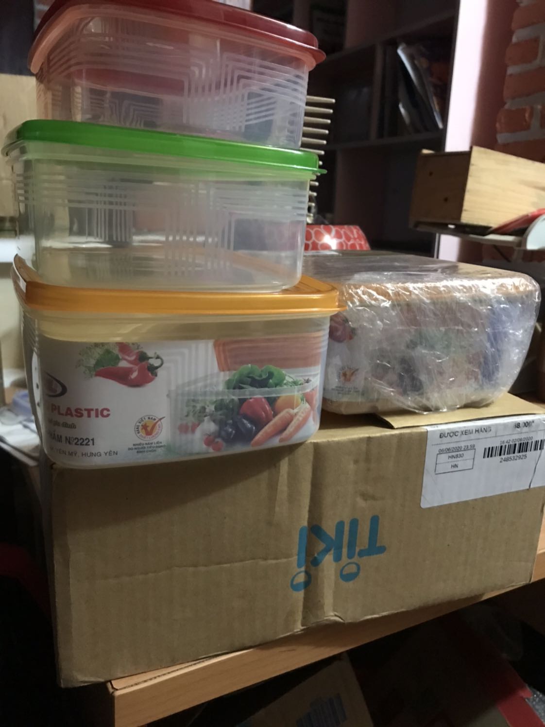 Nhận 2 set gồm 3 hộp. Giá sale 44k, (giảm 91%. Giá chưa sale là 500k, giá đắt so với chất lượng sản phẩm). Đânh giá 4????