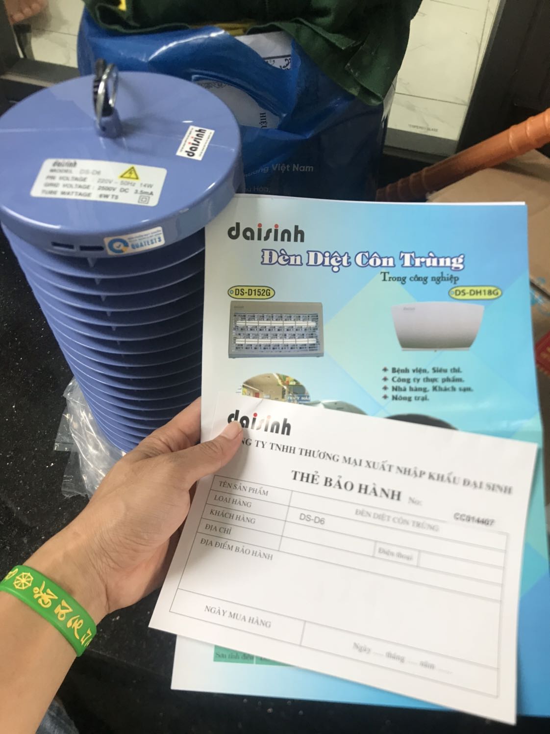 Đúng sản phẩm đặt, giao hàng lâu so với thời gian thông báo. Đóng gói chưa dc cẩn thận lắm. Chất lượng thì để thgian trả lời