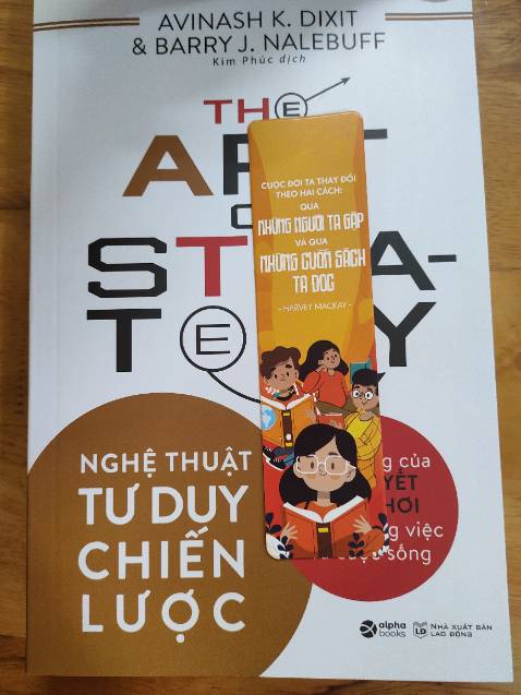 Sách đẹp in rõ nét, tuy ship lâu do lễ shop không làm việc nhưng vẫn rất thông cảm cho shop, lần sau sẽ mua tiếp