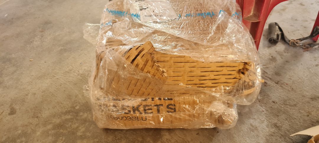 mua hàng được kèm quà tặng nên rất thích . nhưng khi đặt mua bà con nên cân nhắc giá thị trường với giá online và kiểm tra xem có được miễn phí ship không , quà tặng kèm theo sẽ đội giá sản phẩm lên . nên so sánh cân nhắc trước khi đặt mua . mỗi thời điểm mỗi giá nếu có thời gian thì nên canh thời điểm phù hợp rồi hãy chốt giá nhé !