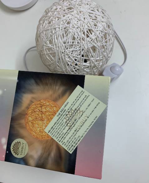 Đèn thiết kế nhìn châu âu, mình thích phong cách này. quá ưng ý.  Có thể điều chỉnh được độ sáng. làm đèn ngủ hay đèn trang trí ở cửa hàng cũng rất ok. giao hàng nhanh. thanks shop.