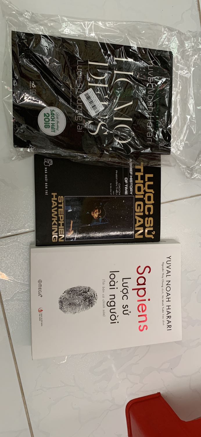 Mình chỉ mới đọc cuon lược sử loài người thôi nhưng đã thấy mê rồi . Còn 2 cuốn còn lại thấy cũng tương lai đấy