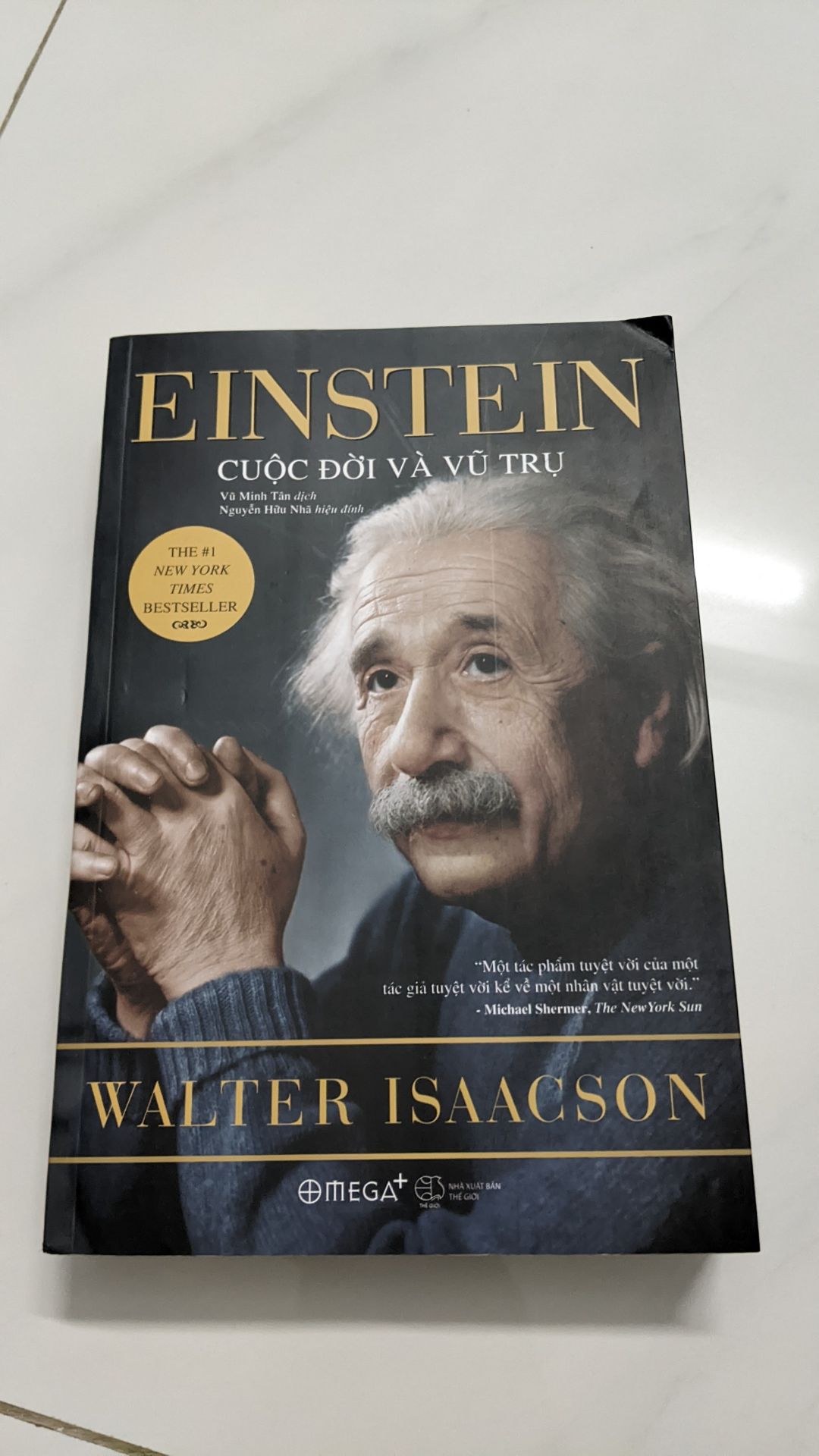5* ủng hộ nhe. vì góc sách hơi bị cong, mong shop bảo vệ sách bằng những miếng xốp mỏng....để sách đến đc khách hàng với chất lượng tốt nhất