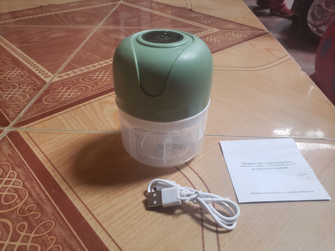 máy xay mạnh, lưỡi sắc bén, xay tỏi vs rau củ đồ ăn dặm cho bé thì vô tư. thịt thì nên cắt bé. nố chung là hàng đẹp