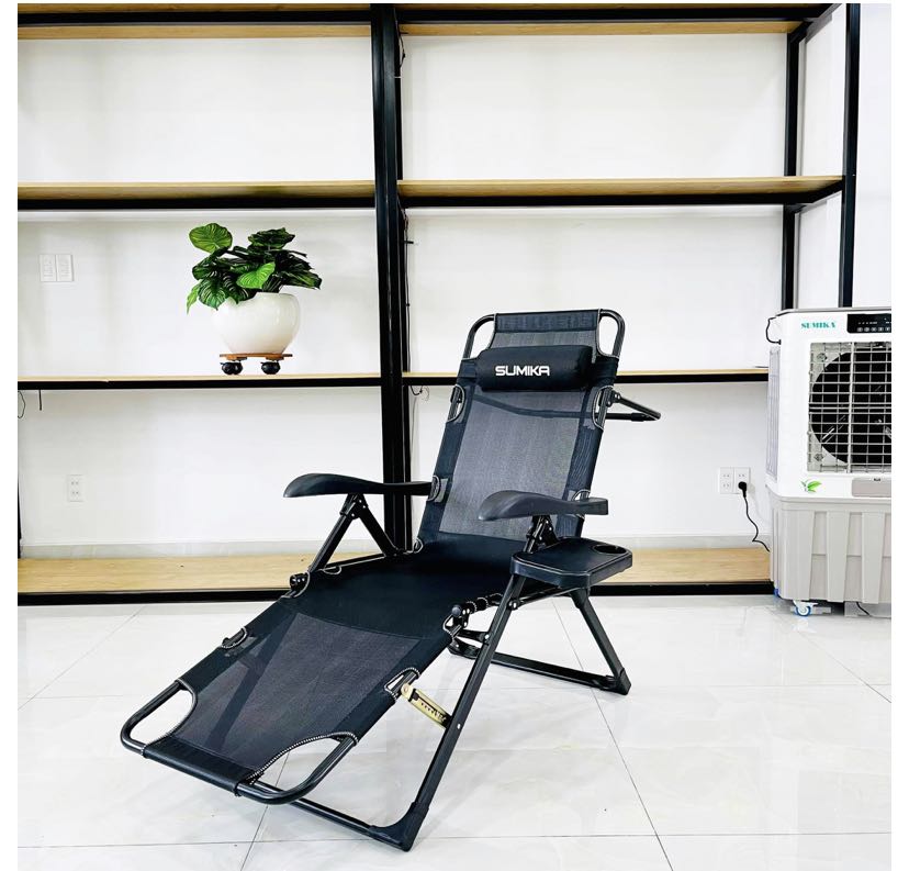 Ghế xịn sò lắm, giao hàng siêu nhanh 2h trong tphcm, ngồi xuống, đứng lên hơi vướng , khó khăn chút. Tay nắm hai bên bằng nhựa xài lâu dài ko biết có dễ bể hay ko!! Nếu thiết kế thanh gài bằng inox sẽ chắc chắn hơn… thấy trong quảng cáo có kèm thêm bọc ghế và miếng che mắt nhưng ko thấy giao…