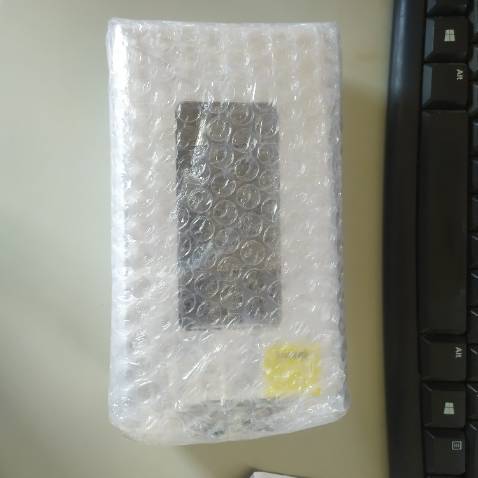 Shop đóng gói rất cẩn thận, hàng mới nguyên tem chưa bóc hộp. Sản phẩm tuyệt vời không có gì chê được.