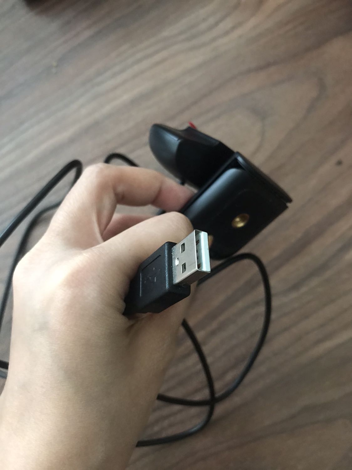 Tiki giao nhanh. Sản phẩm như hình, chính hãng. Dùng đơn giản, nhẹ nhàng, sắc nét.