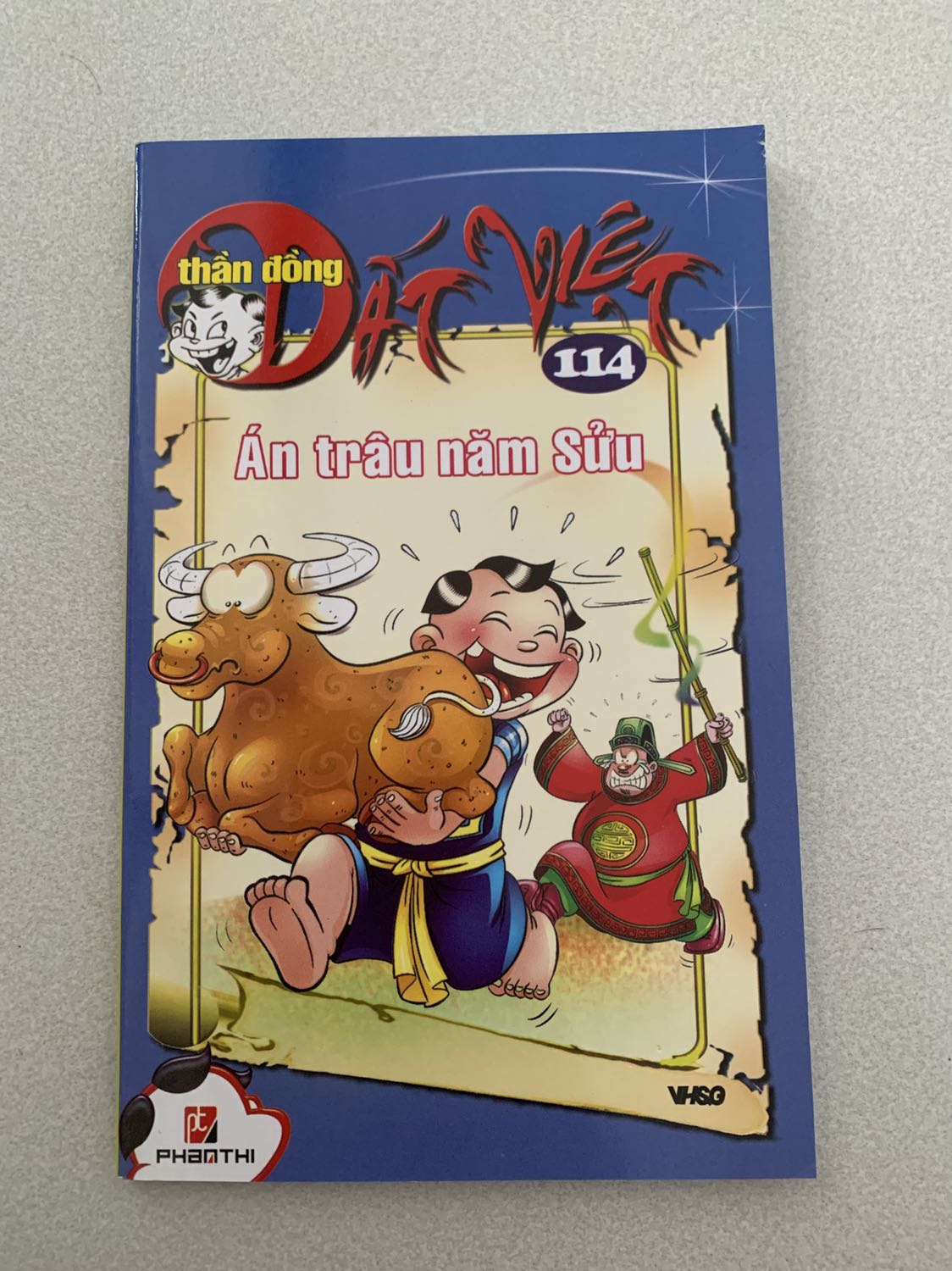 Thần Đồng Đất Việt là bộ sách rất nên mua cho các bé đọc để thoả mãn sự tò mò và khuyến khích các bé tìm tòi, khám phá! Bộ sách thuần Việt nên có trong tủ sách gia đình, phù hợp mọi lứa tuổi ^^